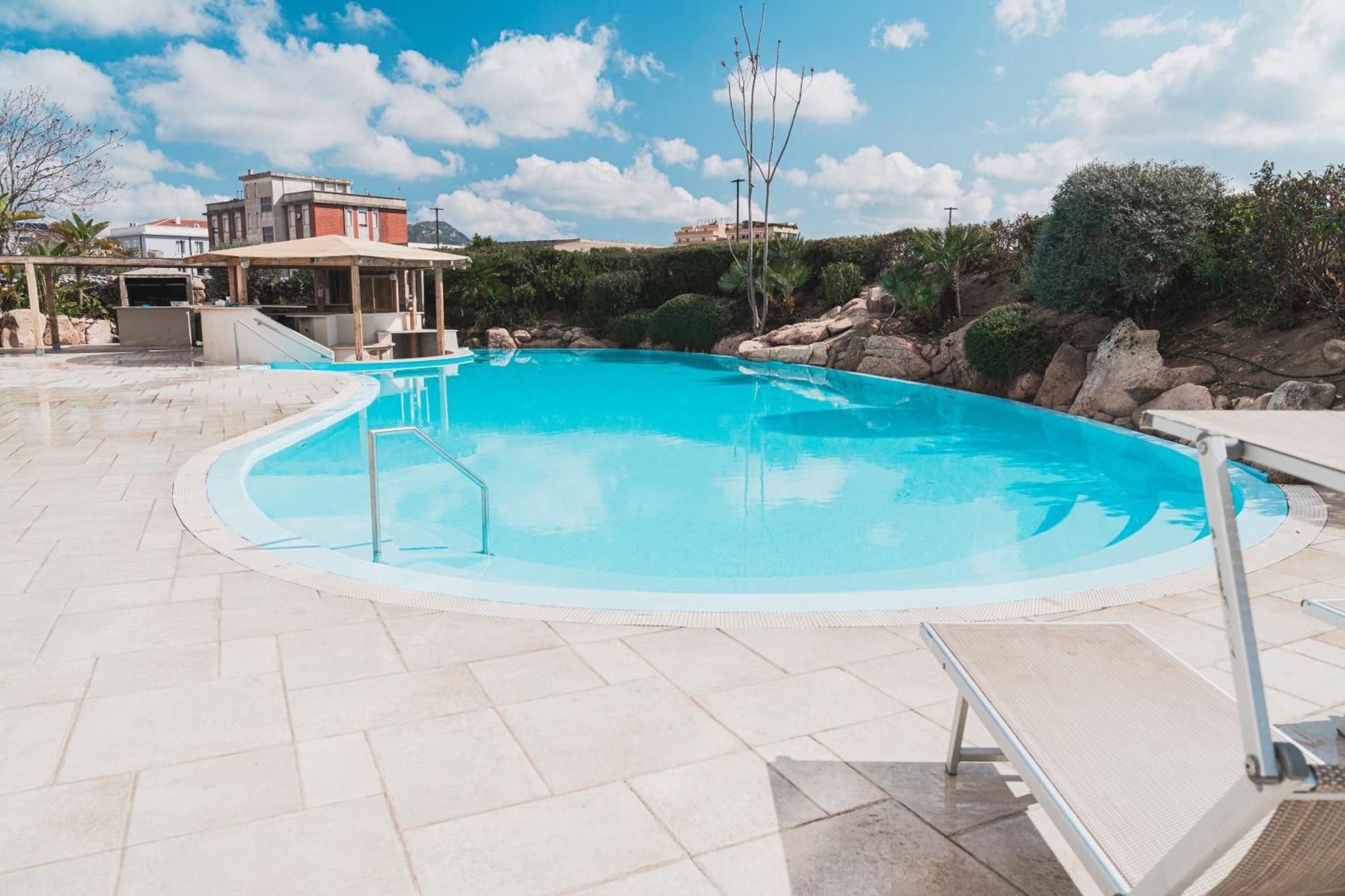 Mercure Olbia Esterno foto