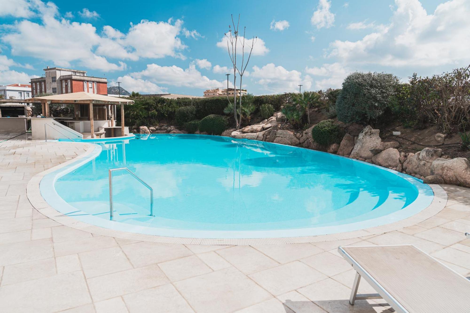 Mercure Olbia Esterno foto
