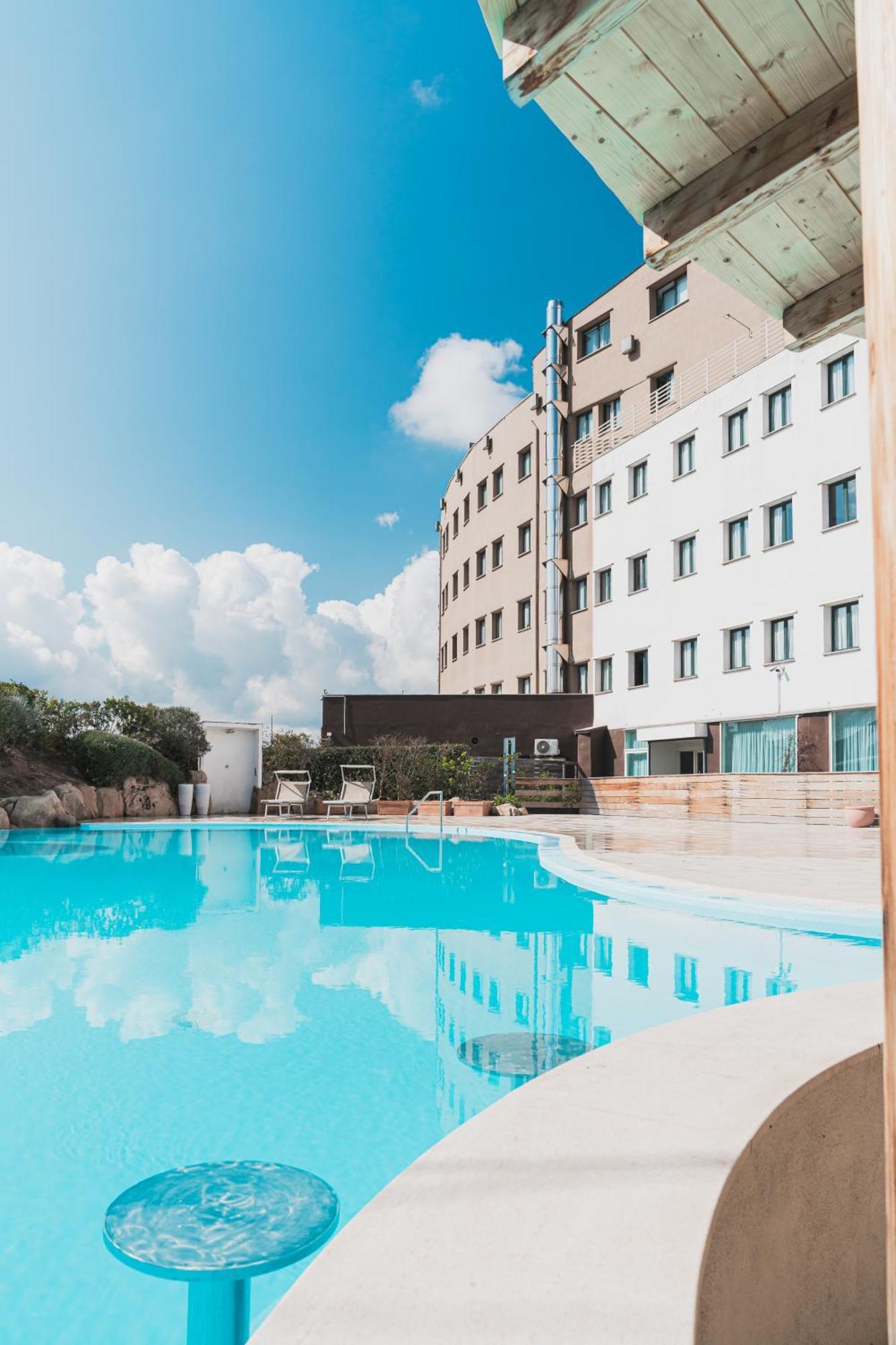 Mercure Olbia Esterno foto