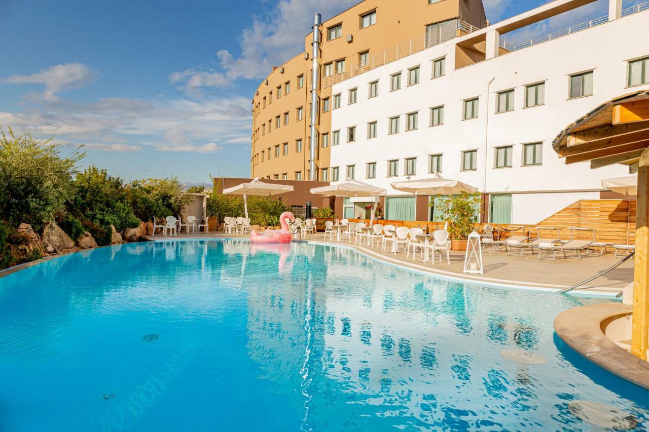 Mercure Olbia Esterno foto